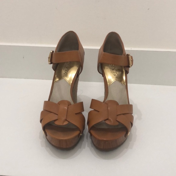 Micheal Kors limited edition “Jet Set” Wedge. - Picture 2 of 4